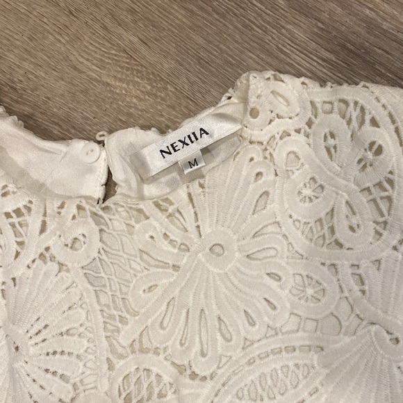 White/Cream lace top sz Medium - Picture 2 of 3